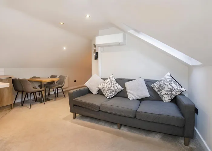 City Apartments - Monkbar Mews