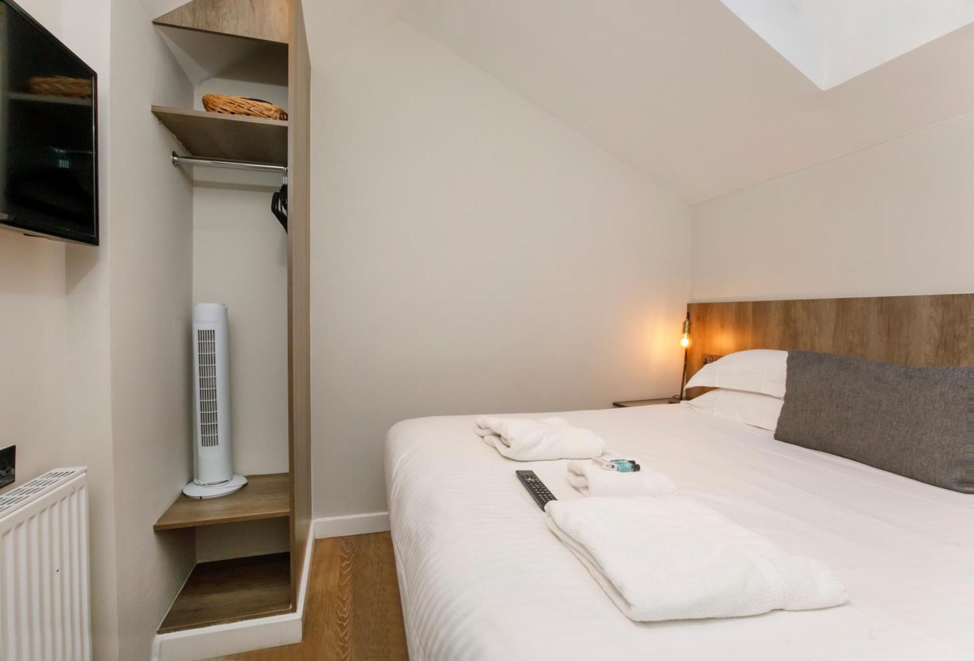- Monkbar Mews Apartment